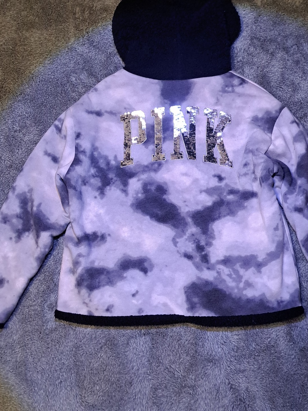 VICTORIAS SECRET FLEECE LINING/HOOD. OMG BEAUTIFUL